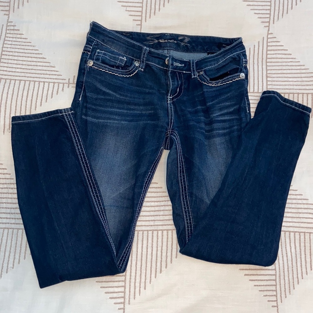 Seven (7) size 28 skinny jeans